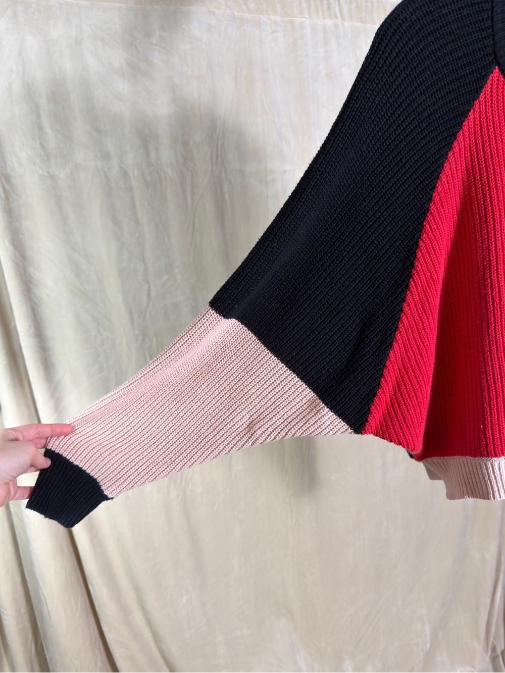 Charlotte Russe Colorblock Crewneck Sweater in Red, Black, Cream, Pink - Picture 6 of 8